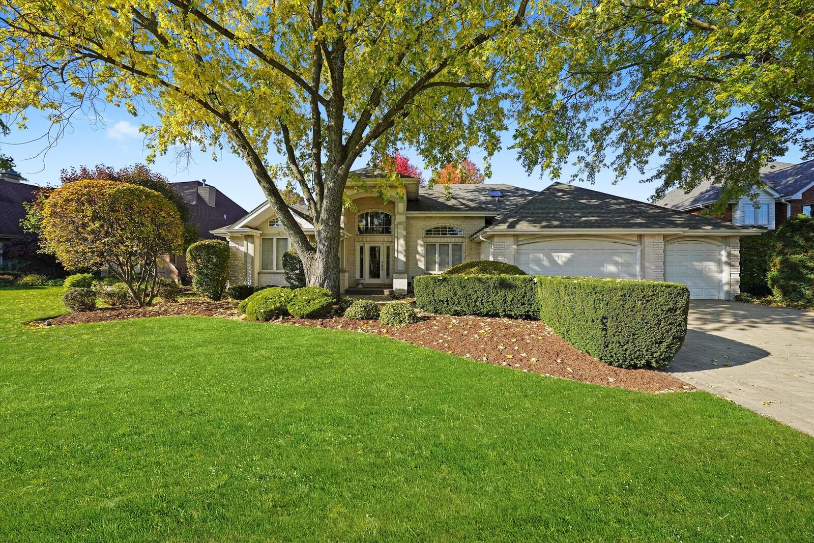 Property Photo: 206 Sawgrass Drive IL 60463