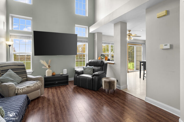 Property Photo:  1866 Waverly Way  IL 60538 