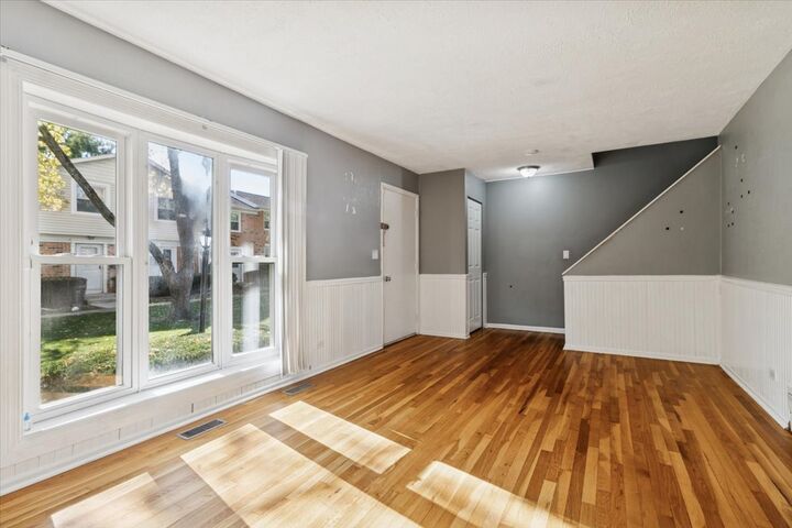 Property Photo:  2074 Essex Court 2074  IL 60107 