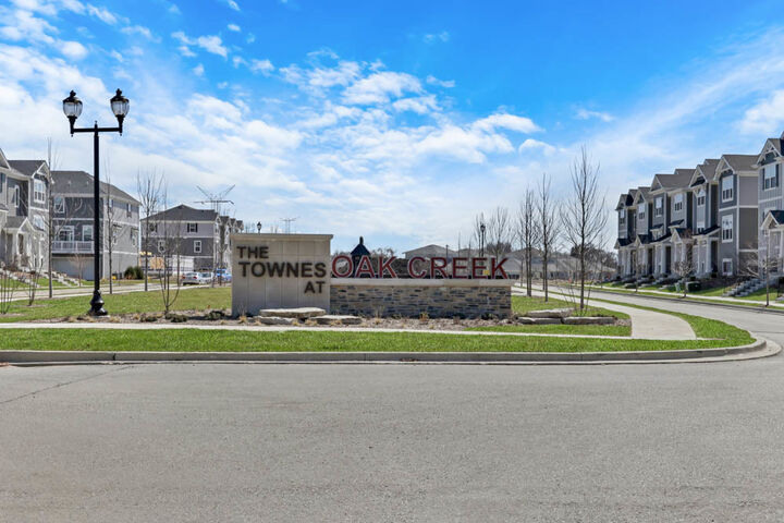 Property Photo: 585 Yosemite Way IL 60060