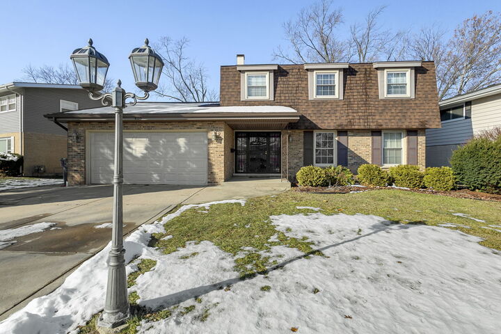 Property Photo:  4110 Applewood Lane  IL 60443 