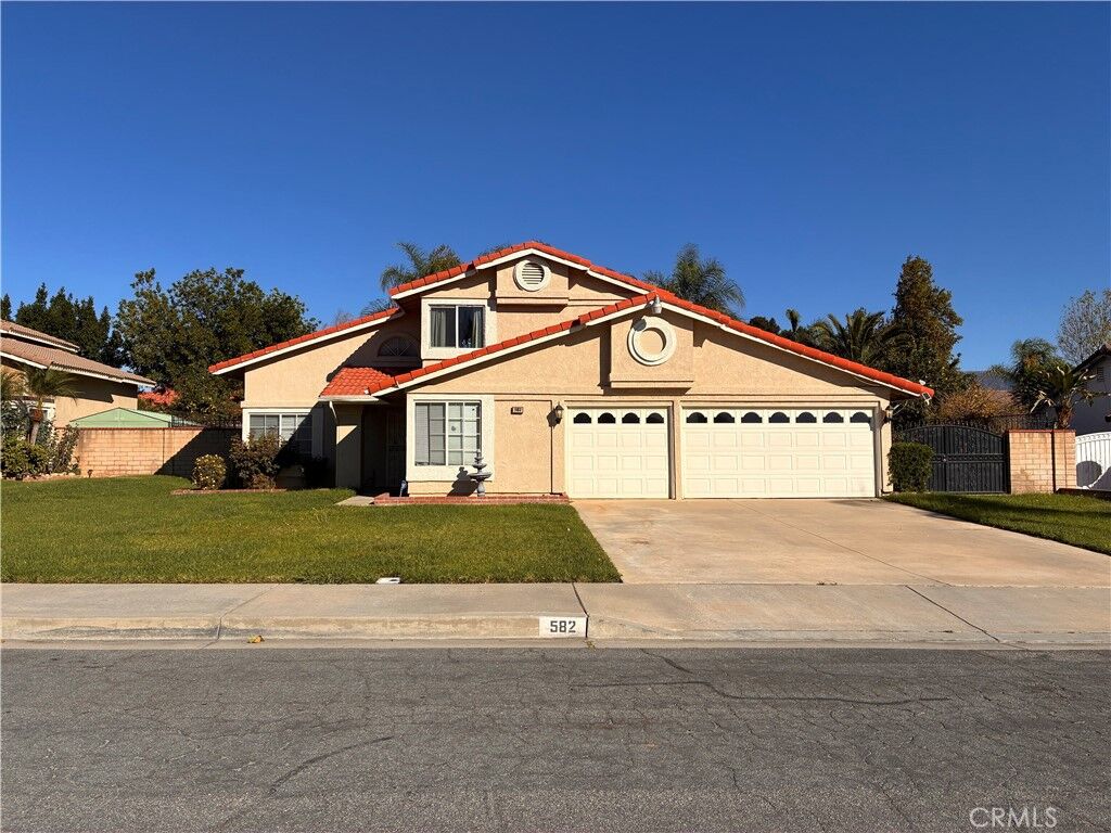 Property Photo:  582 W Galway  CA 92377 