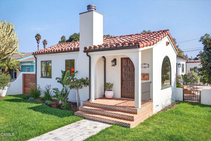 Property Photo:  622 South Evergreen Drive Drive  CA 93003 