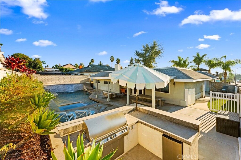 Property Photo:  25571 Vesuvia  CA 92691 