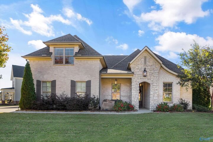 17 N Astoria Lane  Gurley AL 35748 photo