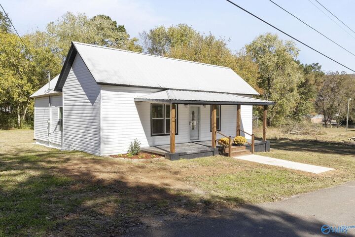 Property Photo: 129 Williamson Street AL 35764