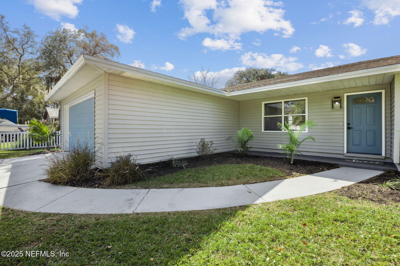 Property Photo:  502 Queen Road  FL 32086 