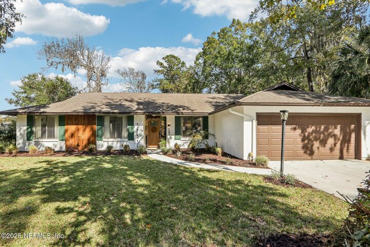 Property Photo: 103 Neptune Court FL 32082