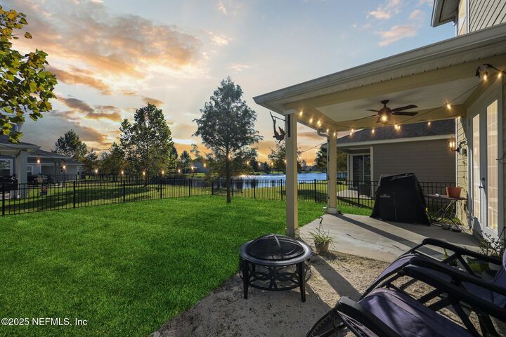 Property Photo: 318 Bluejack Lane FL 32095