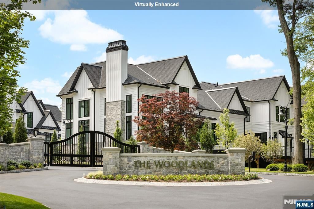 Property Photo:  2 Stone Bridge Court  NJ 07627 