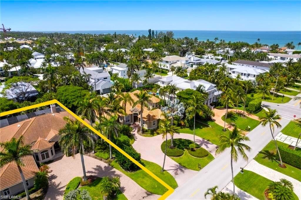 Property Photo: 258 9th Ave S FL 34102