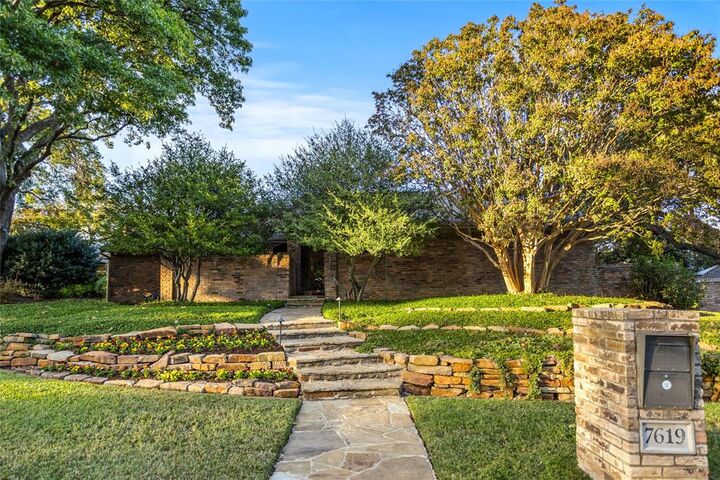 7619 Queens Ferry Lane  Dallas TX 75248 photo