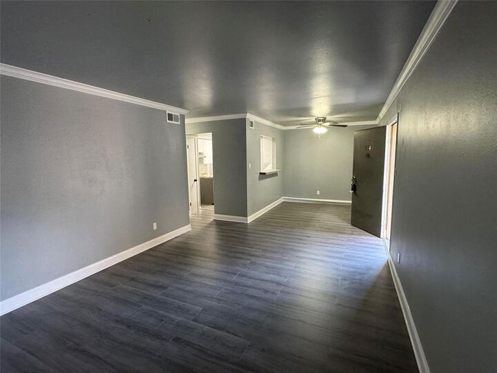 Property Photo:  7000 Creswell Road 124  LA 71106 