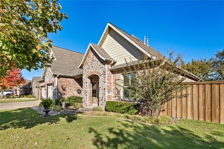 Property Photo: 6305 S 26th Street AR 72758