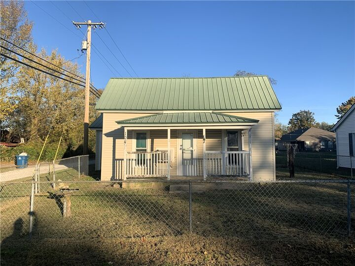 104 Giles Avenue  Gentry AR 72734 photo