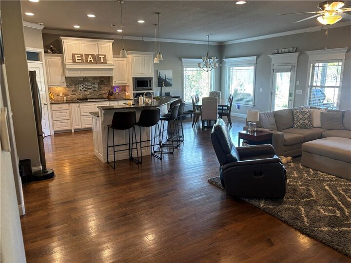 Property Photo:  704 Quail Run  AR 72762 