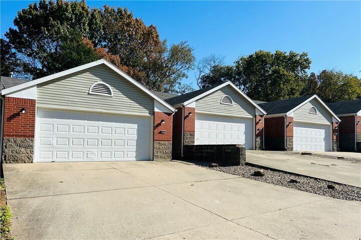 2074 N Kantz Lane  Fayetteville AR 72703 photo