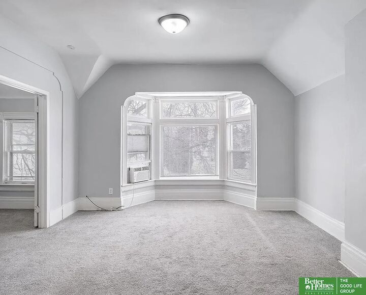 Property Photo: 1112 N 40th Street NE 68131