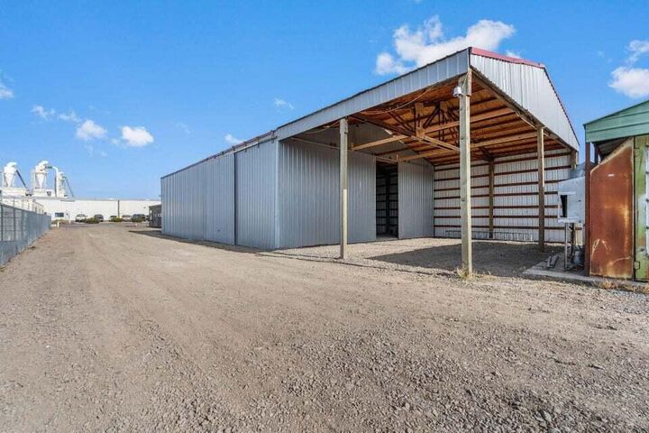 Property Photo: 1942 NW Industrial Park Road OR 97754