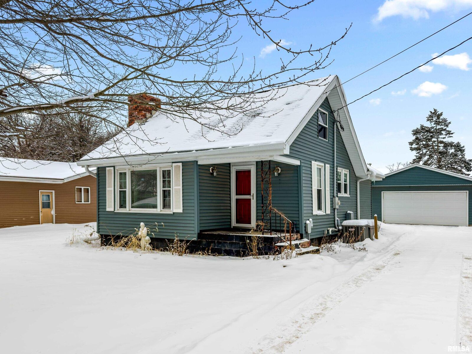 Property Photo:  120 Lakewood Avenue  IL 61611 