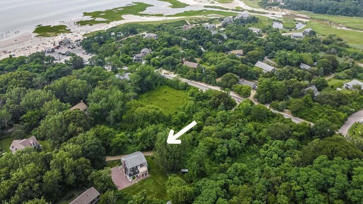 Property Photo:  9 Honeysuckle Ln  MA 02653 