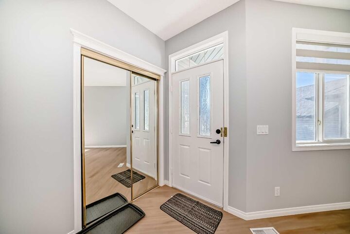 Photo de la propriété: 234 Millview Gardens SW AB T2Y 4A7