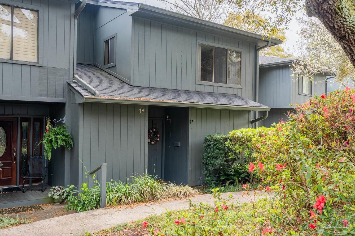 Property Photo: 18 Hillbrook Way FL 32503