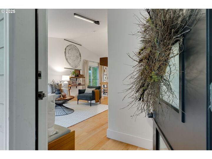 Property Photo: 2733 NE 92nd Ave OR 97220