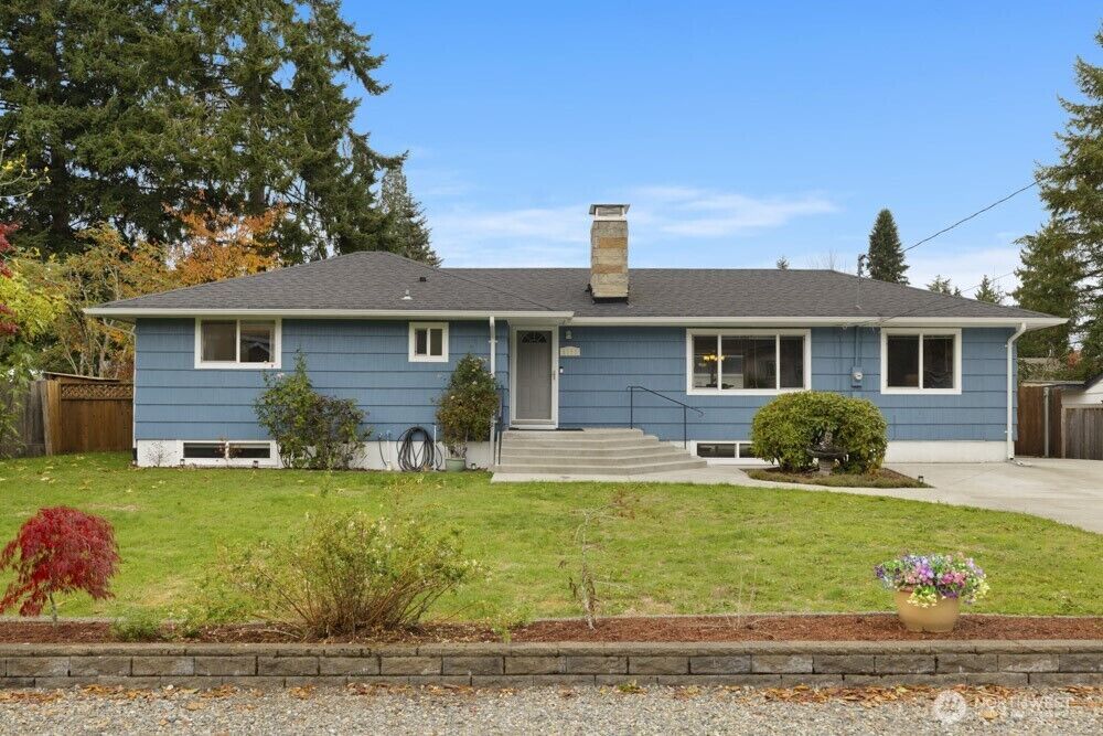 Property Photo: 2122 Cascade Place W WA 98466