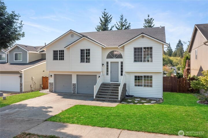 Property Photo:  15010  93rd Avenue E  WA 98375 