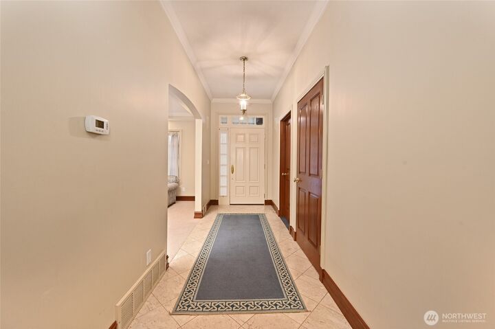 Property Photo: 3654 W Viewmont Way W WA 98199