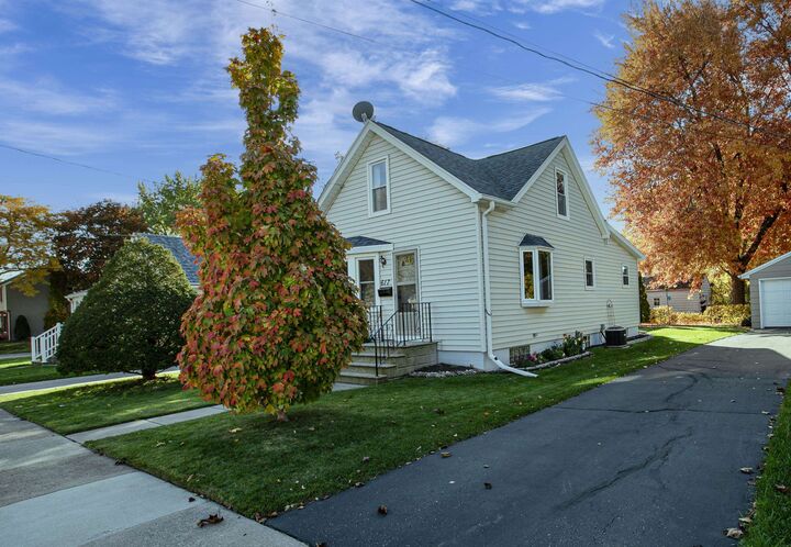 Property Photo:  617 8th Street  WI 54952 