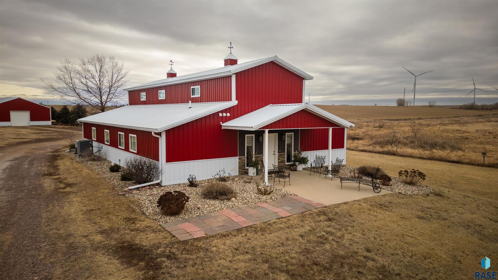 Property Photo:  898 60th Ave  MN 56116 