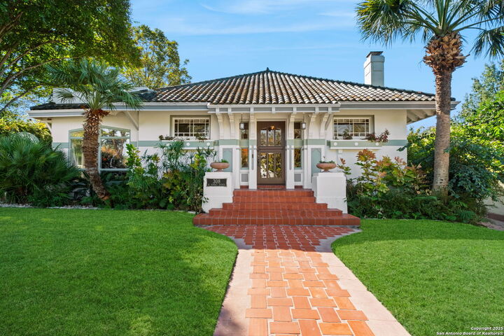 Property Photo:  308 W Summit Ave  TX 78212 