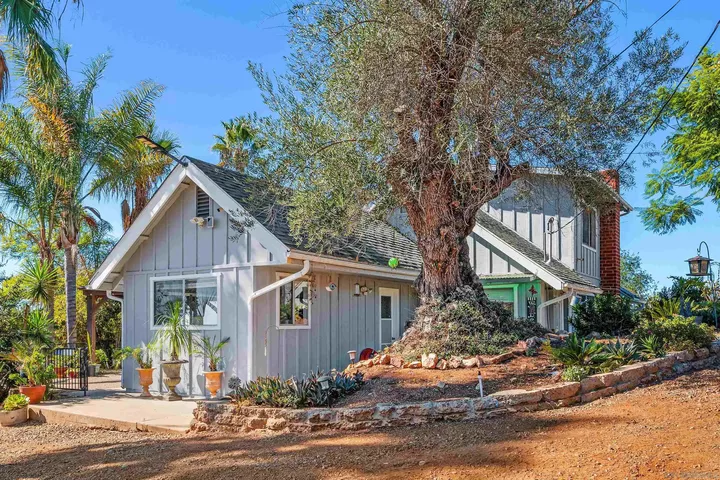 Property Photo: 11270 San Luis Rey Dr CA 92082