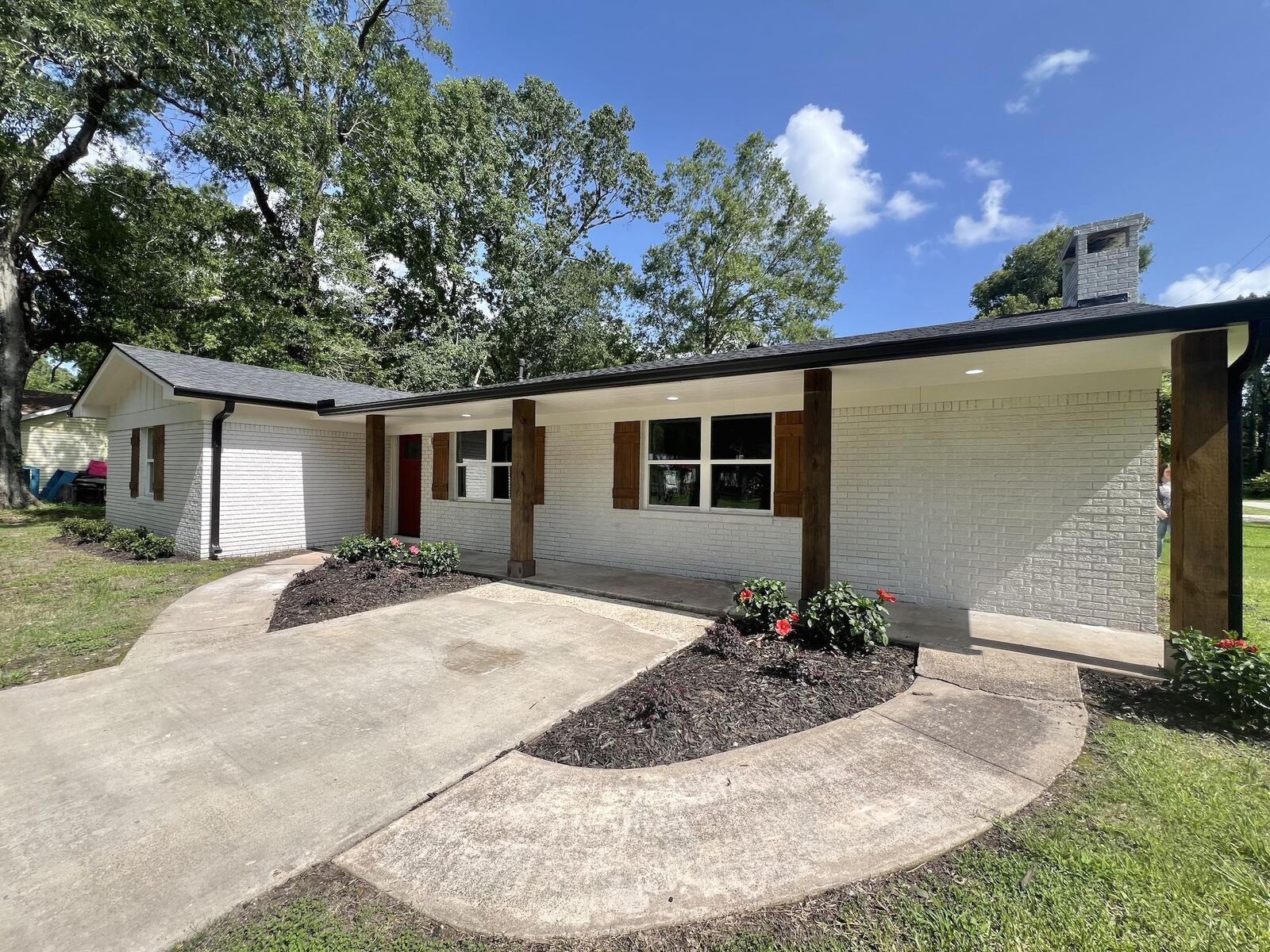 Property Photo:  285 Elm St  TX 77662 