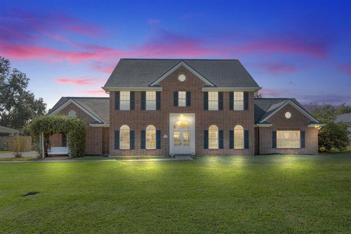 Property Photo: 1905 Plantation Drive LA 70605