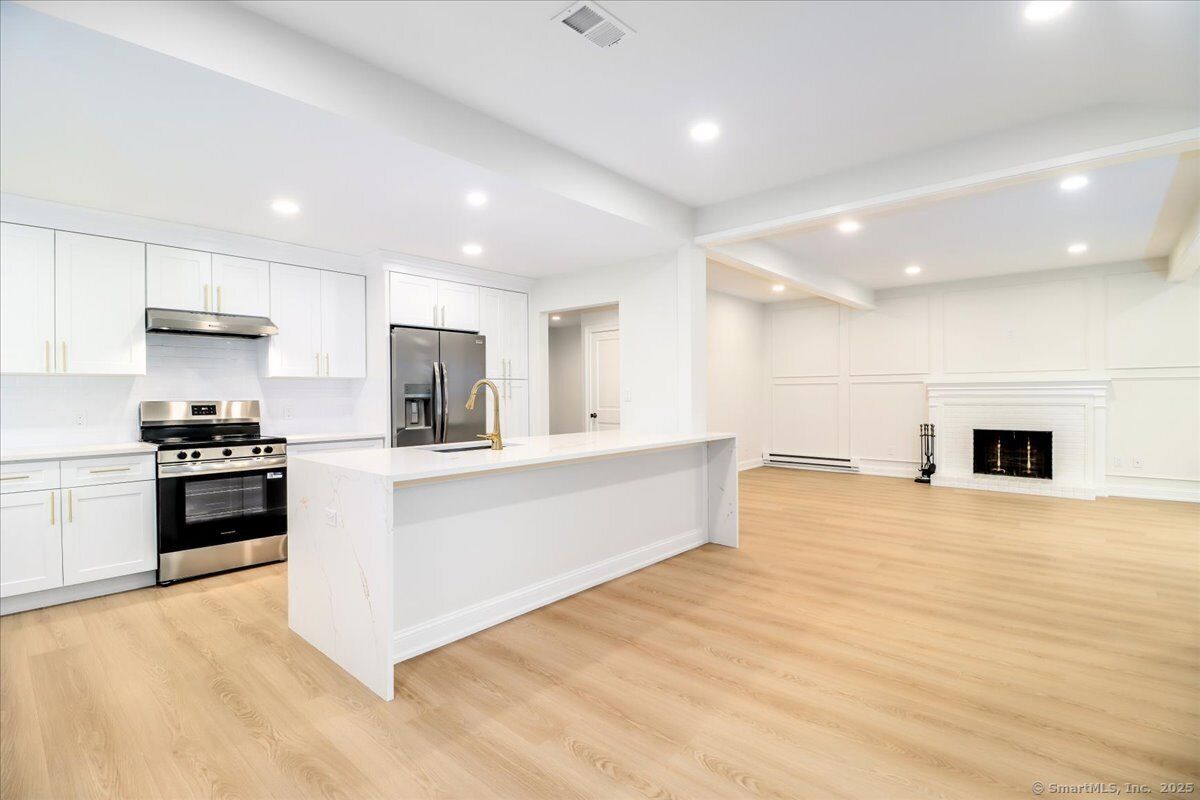 Property Photo:  929 Heritage Village B  CT 06488 