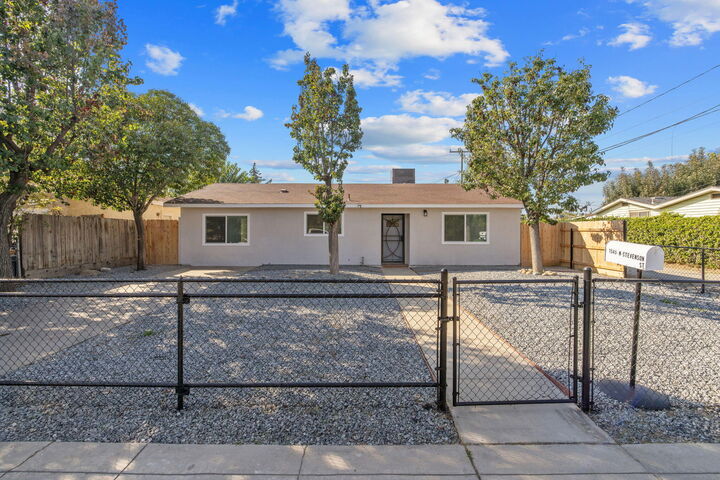 1545 N Stevenson Street  Visalia CA 93291 photo