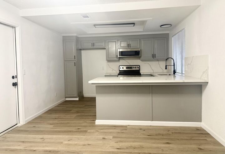 Property Photo: 1709 S Noyes Street CA 93277