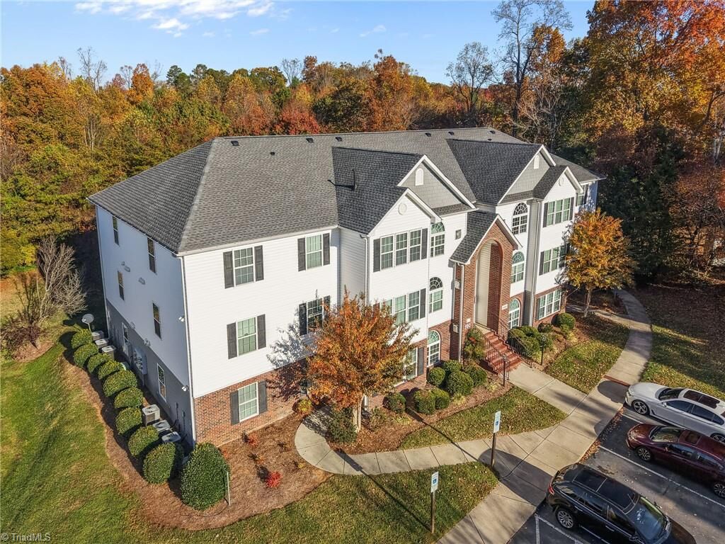 Property Photo: 4345 Cedarcroft Court 1D NC 27409