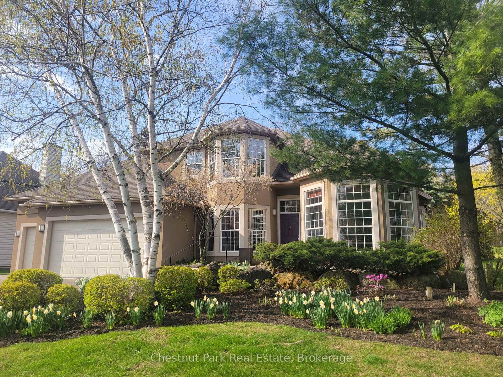 Property Photo: 108 Grand Cypress Lane ON L9Y 0K6