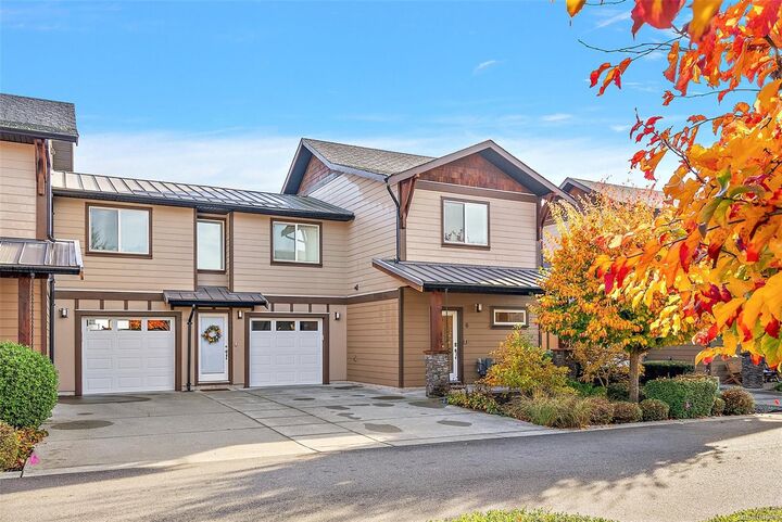 Property Photo: 1893 Prosser Rd 6 BC V8M 1N4