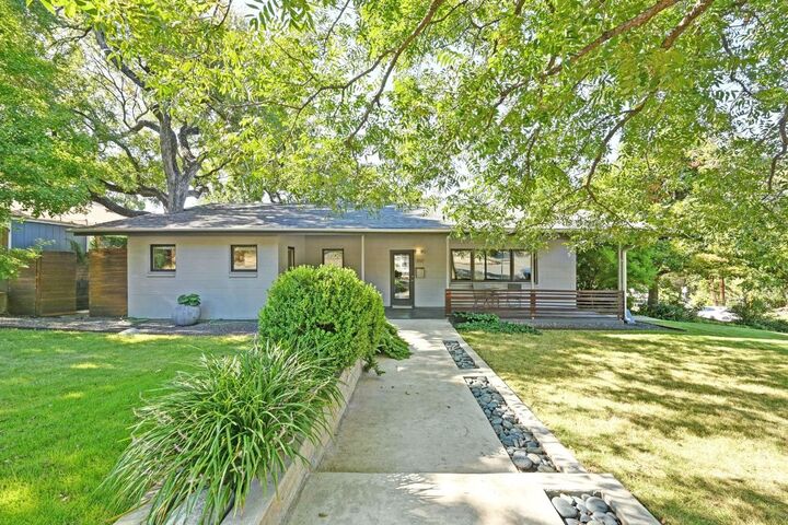 Property Photo: 701 Brownlee Circle TX 78703