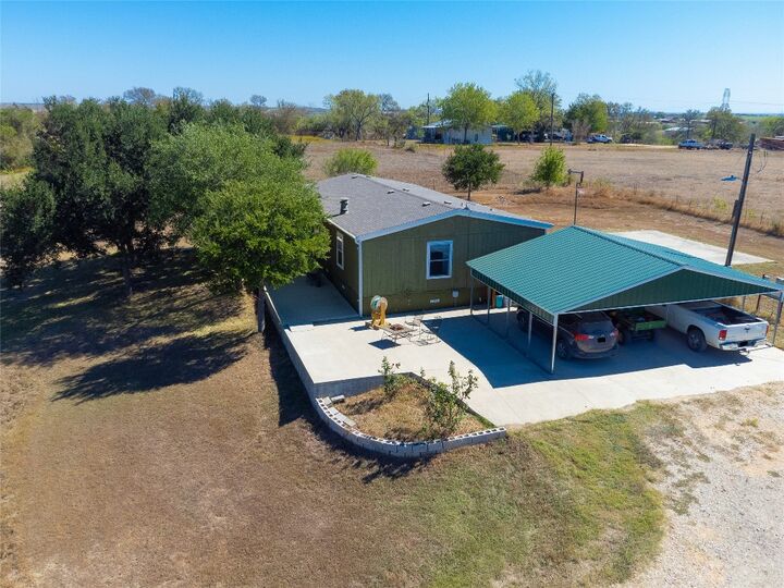 Property Photo: 250 Rocky Road TX 78644