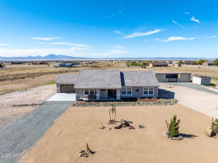 Property Photo: 11836 N Coyote Run Road AZ 86315