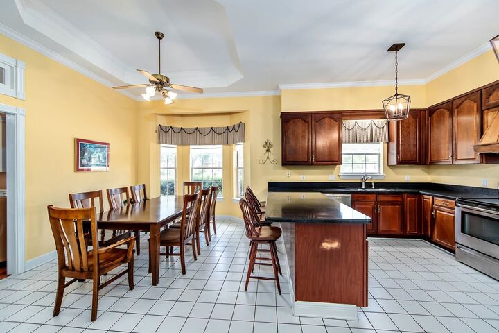 Property Photo: 208 Comanche Dr LA 70360