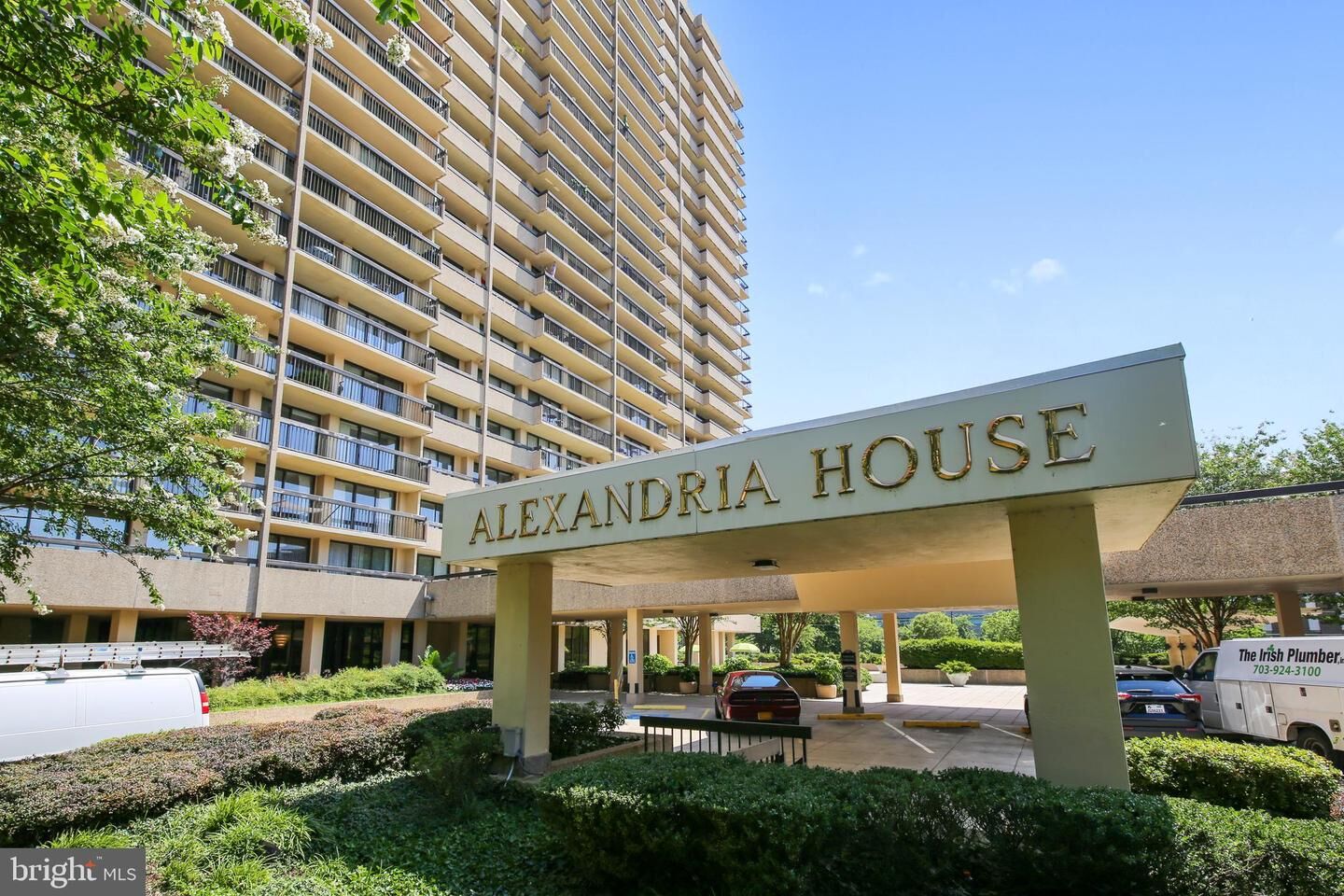 Property Photo: 400 Madison Street 304 VA 22314