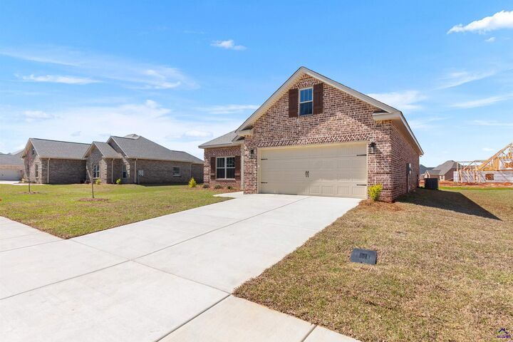 Property Photo:  603 Bristleleaf Path  GA 31047 