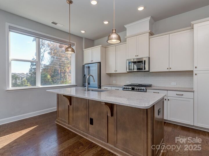 Property Photo: 5862 Ardrey Kell Road NC 28277